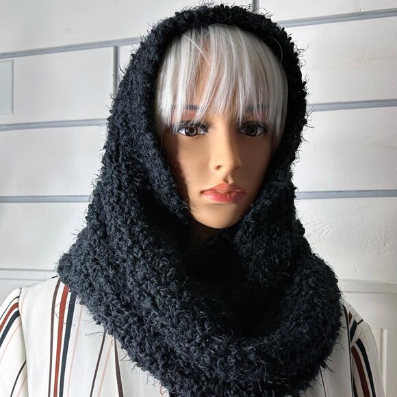 Black Infinity Scarf Very Versatile - Picture 8 of 12